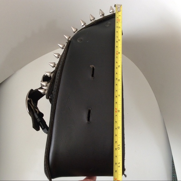 Harley Davidson motorcycle leather saddlebag - Picture 9 of 15